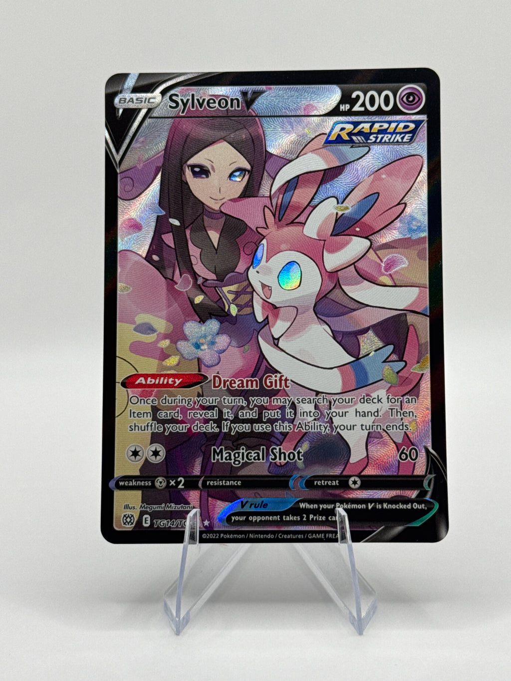 Sylveon V TG14/TG30 – Brilliant Stars Trainer Gallery